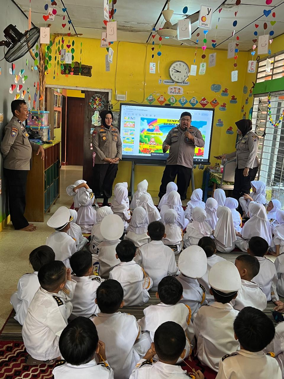 Sat Binmas Polres Pariaman Berikan Edukasi Antisipasi Perundungan dan Perlindungan Anak di TK Habibie