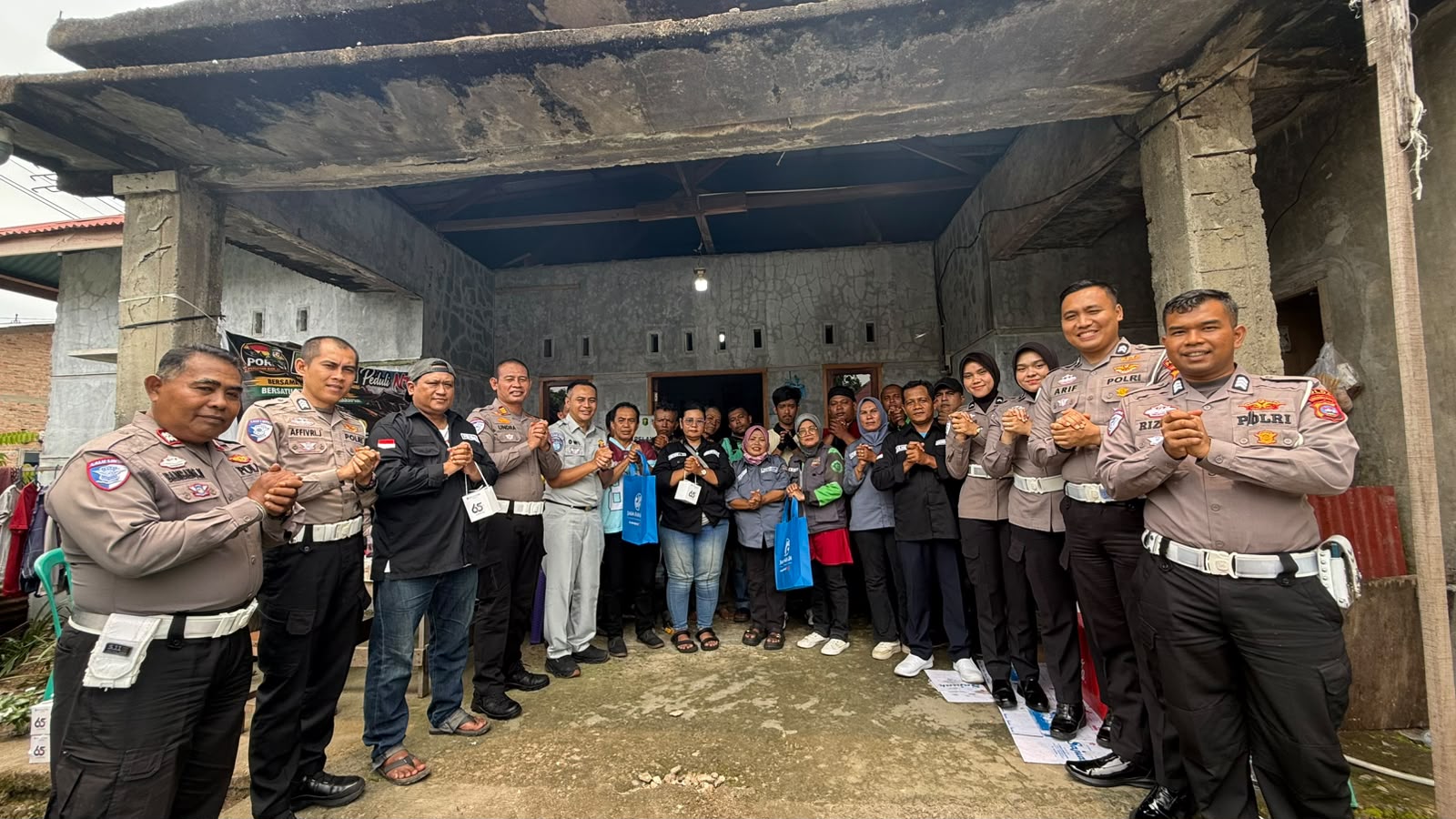 Ditlantas Polda Sumbar Bersama Jasa Raharja dan Biddokkes Gelar Pelayanan Kesehatan Gratis di Koto Tangah