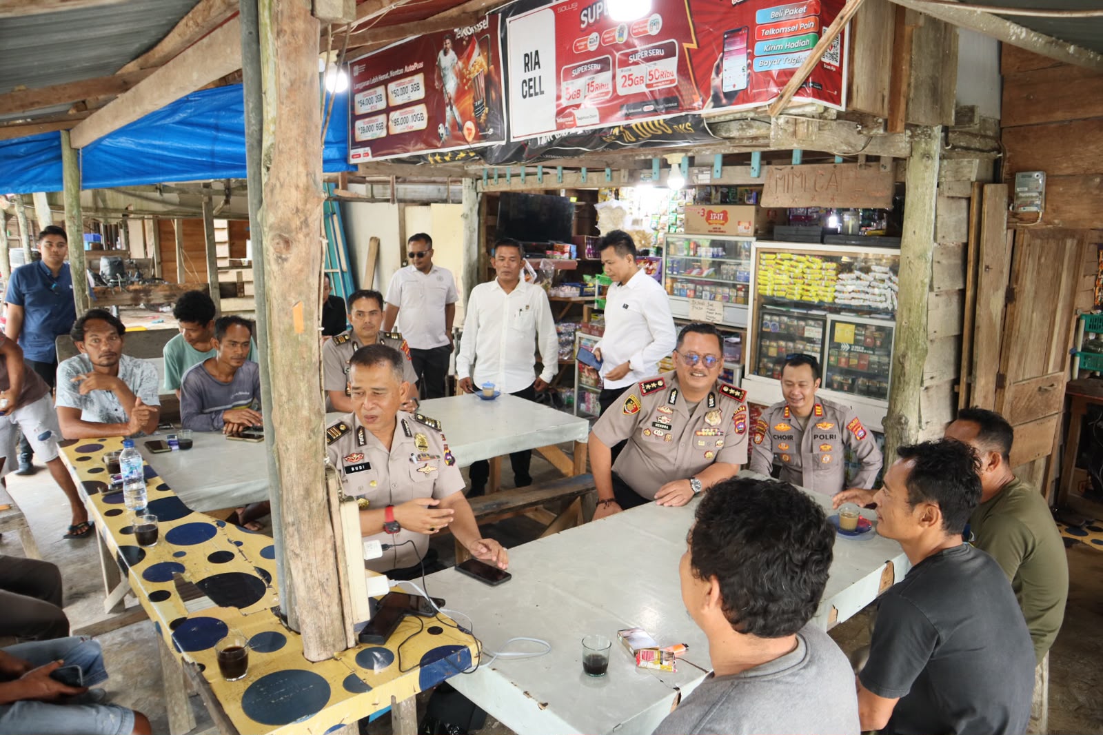 Plt. Kapolres Mentawai Tampung Aspirasi Nelayan Terkait BBM Bersubsidi Lewat Program Polisi Bersama Masyarakat