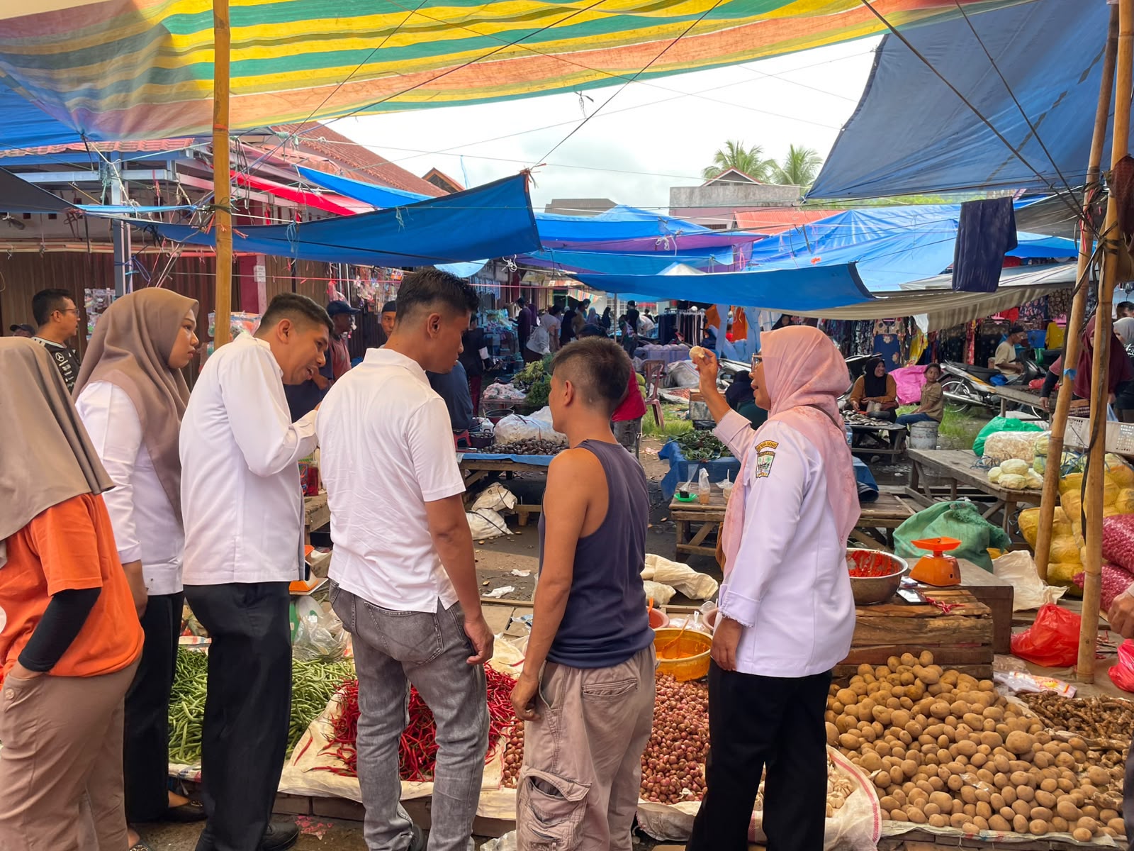 Pastikan Harga Pangan Stabil, Tim Gabungan Polda Sumbar dan Bapanas Sidak Pasar Tradisional