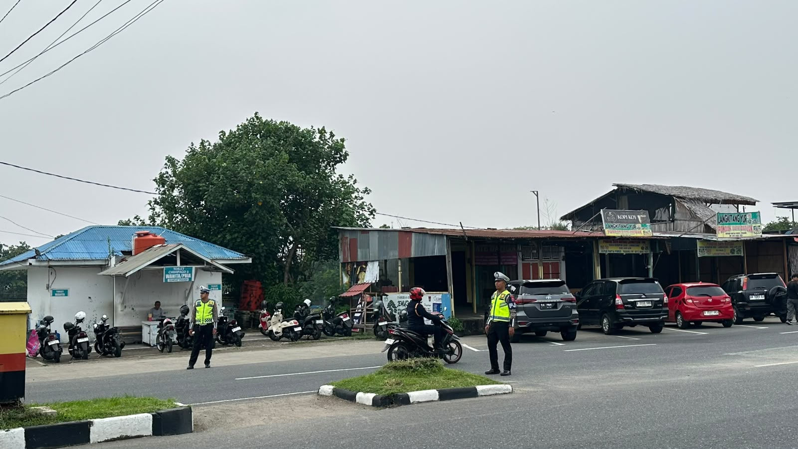 Siagakan Personel Antisipasi Bencana, Ditlantas Polda Sumbar Tingkatkan Pelayanan dan Pengaturan Lalu Lintas