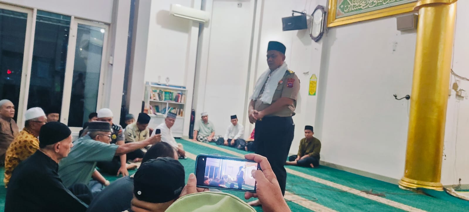 Tingkatkan Harkamtibmas, Karolog Polda Sumbar Gelar Subuh Keliling dan Dialog Bersama Jamaah Masjid Mujahid Purus Baru