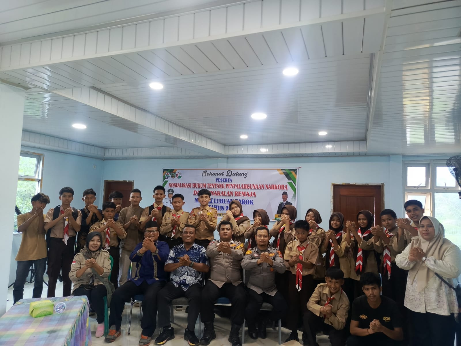 Bhakamtibmas Polres Sijunjung Berikan Sosialisasi Hukum tentang Bahaya Narkoba dan Kenakalan Remaja