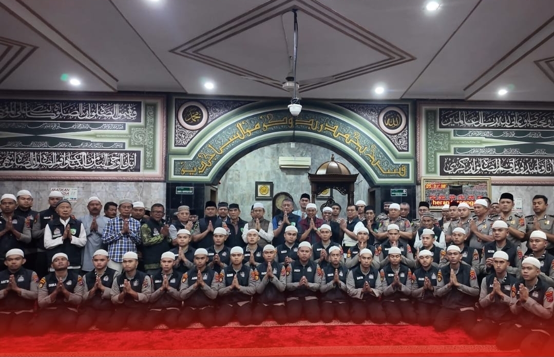 Irwasda Polda Sumbar Pimpin Gerakan Subuh Berjamaah, Perkuat Keimanan dan Kedekatan dengan Masyarakat