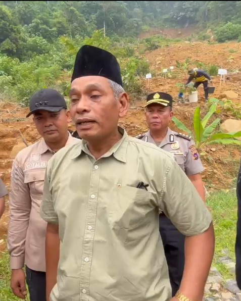 Dukung Green Policing Polda Sumbar, Warga Kuranji Apresiasi Aksi Penanaman Pohon di Area Terdampak Longsor