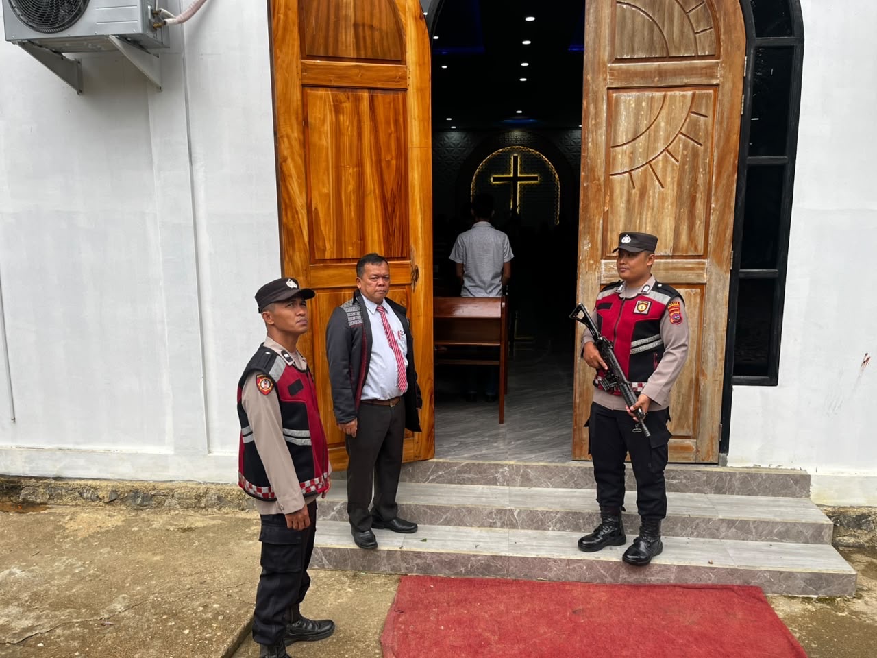 Pengamanan Jemaat Nasrani di Sungai Rumbai