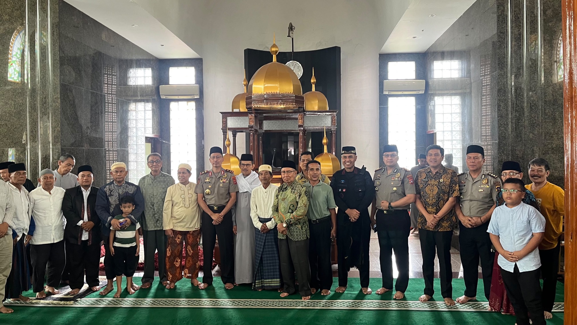 Jum’at Keliling di Padang Pasir, Kapolda Sumbar Ajak Masyarakat Perangi Narkoba dan Jaga Generasi Muda